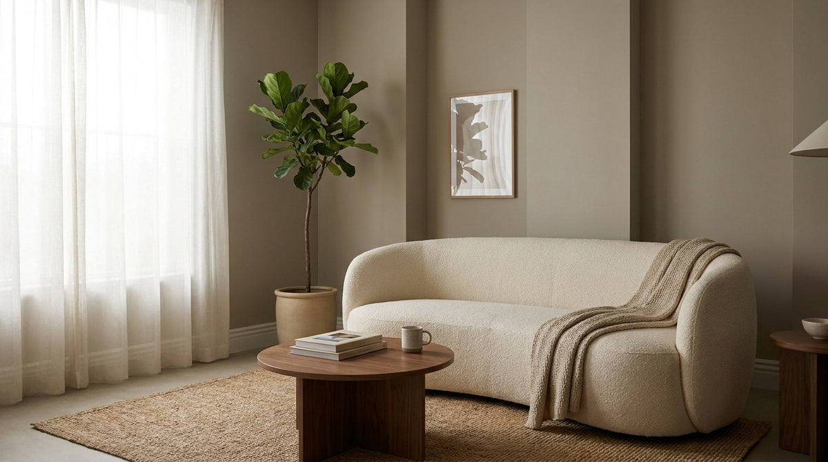 Le canapé arrondi est-il une bonne idée pour un petit salon ?